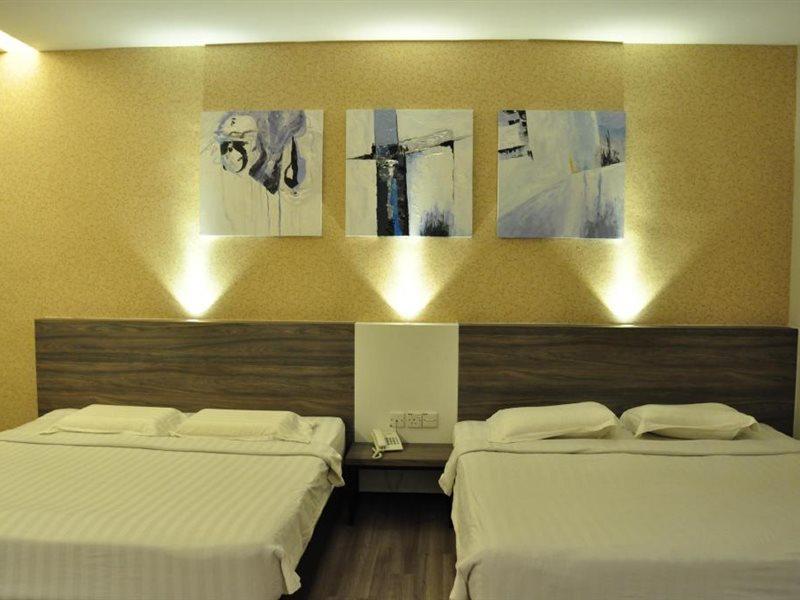 Frazel Inn Hotel Parit Buntar Esterno foto