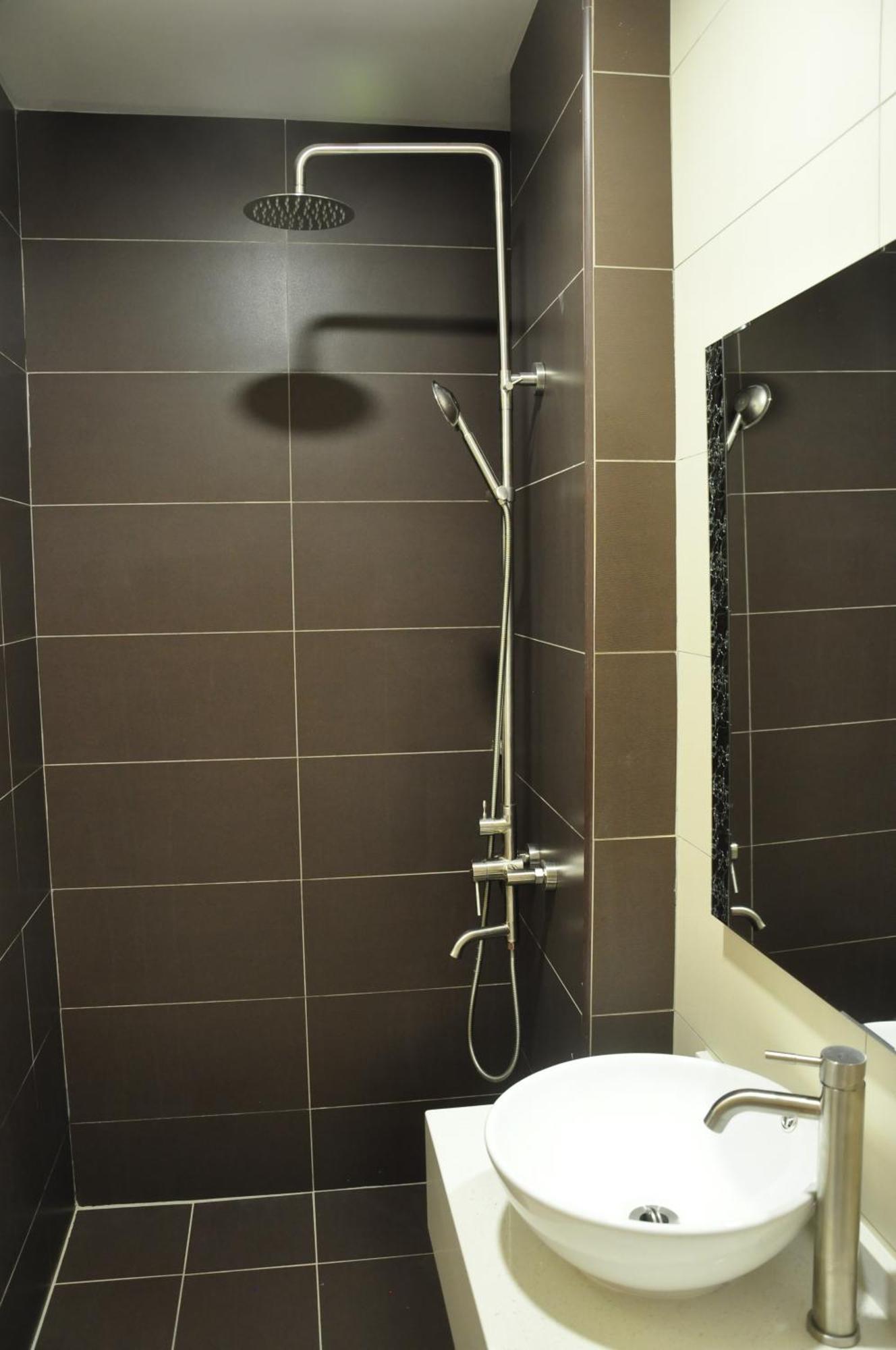 Frazel Inn Hotel Parit Buntar Esterno foto